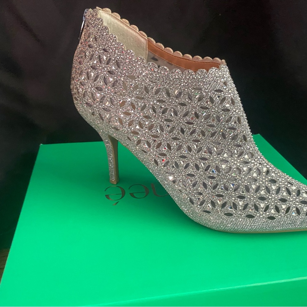 J.Renee Glittering Silver Heels